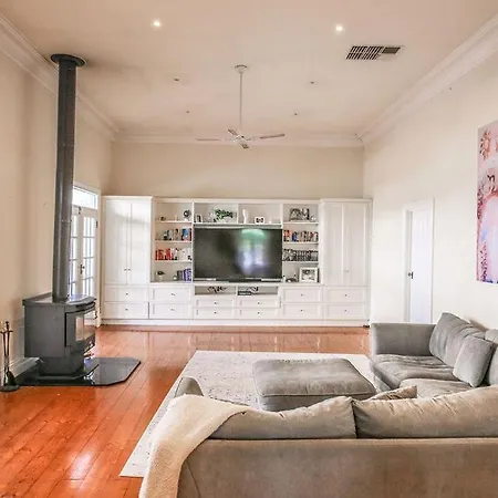 Panorama Apartment *